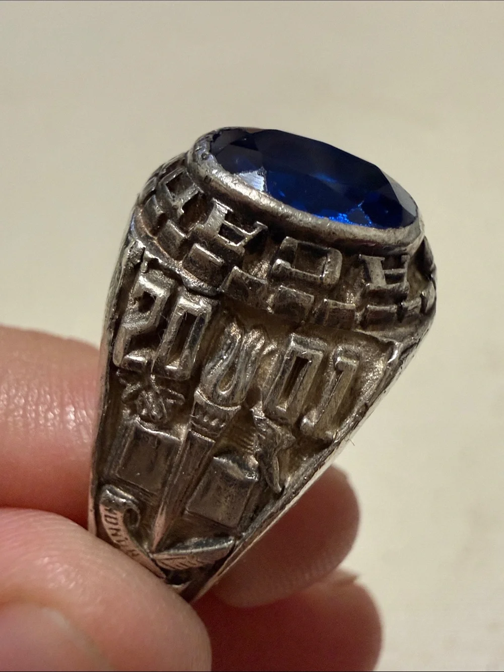Sterling Silver Men's School Ring size 9.75 W/Deep Blue Oval Stone